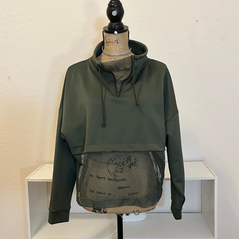 Cropped hoodie